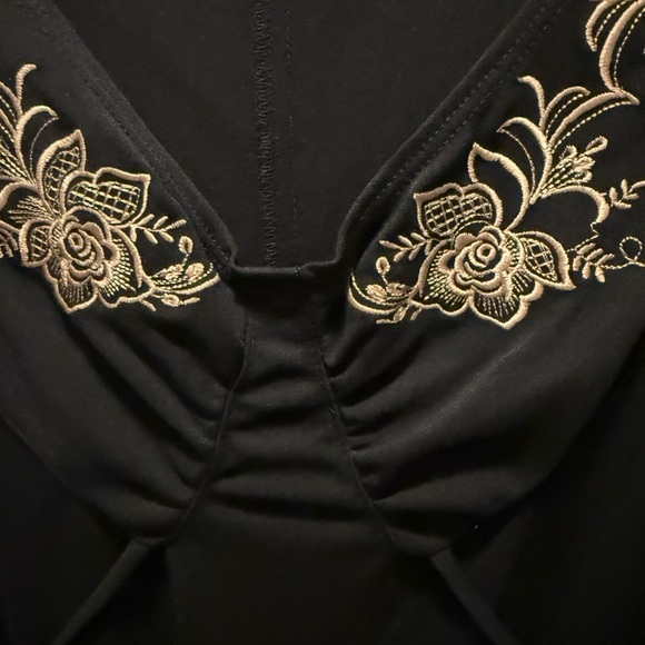 Vintage La Belle rose-embroidered black dress | Size Med - Picture 5 of 10